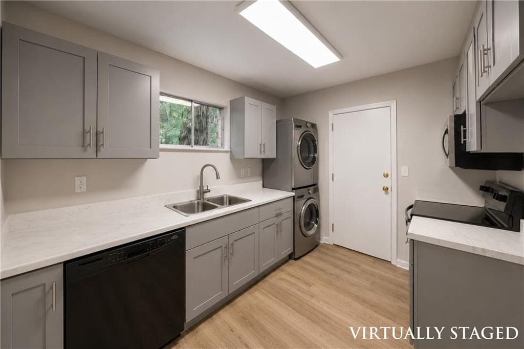 2 bedroom, 1 bathroom, 1,075 sq ft condominium for sale at 1111 Clairemont Avenue N3, Decatur, GA 30030 — photo 3