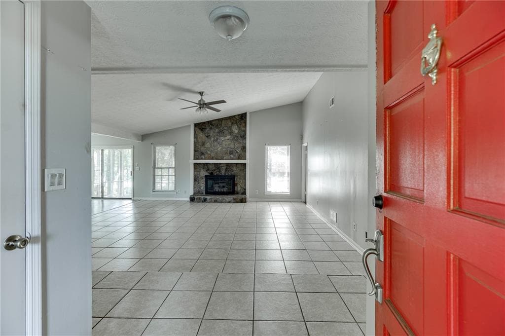 3 bedroom, 2 bathroom, 1,800 sq ft single family residence for sale at 900 Pawnee Place, Lilburn, GA 30047 — photo 2