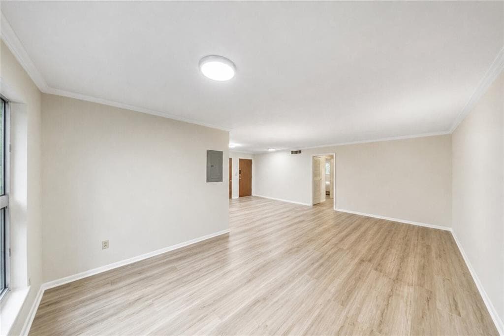 2 bedroom, 1 bathroom, 1,075 sq ft condominium for sale at 1111 Clairemont Avenue N3, Decatur, GA 30030 — photo 9