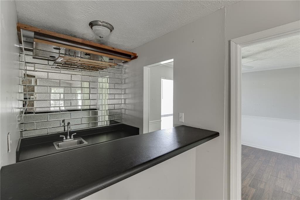 3 bedroom, 2 bathroom, 1,800 sq ft single family residence for sale at 900 Pawnee Place, Lilburn, GA 30047 — photo 8