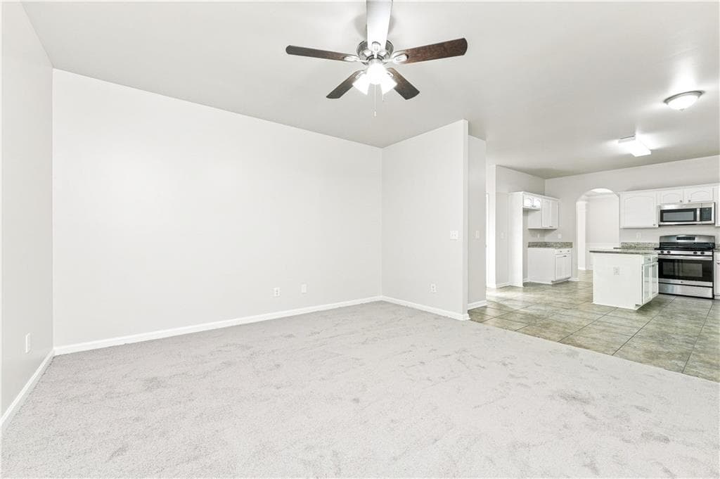 4 bedroom, 3 bathroom, 2,387 sq ft single family residence for sale at 4514 Sequoia Park Trail, Snellville, GA 30039 — photo 5