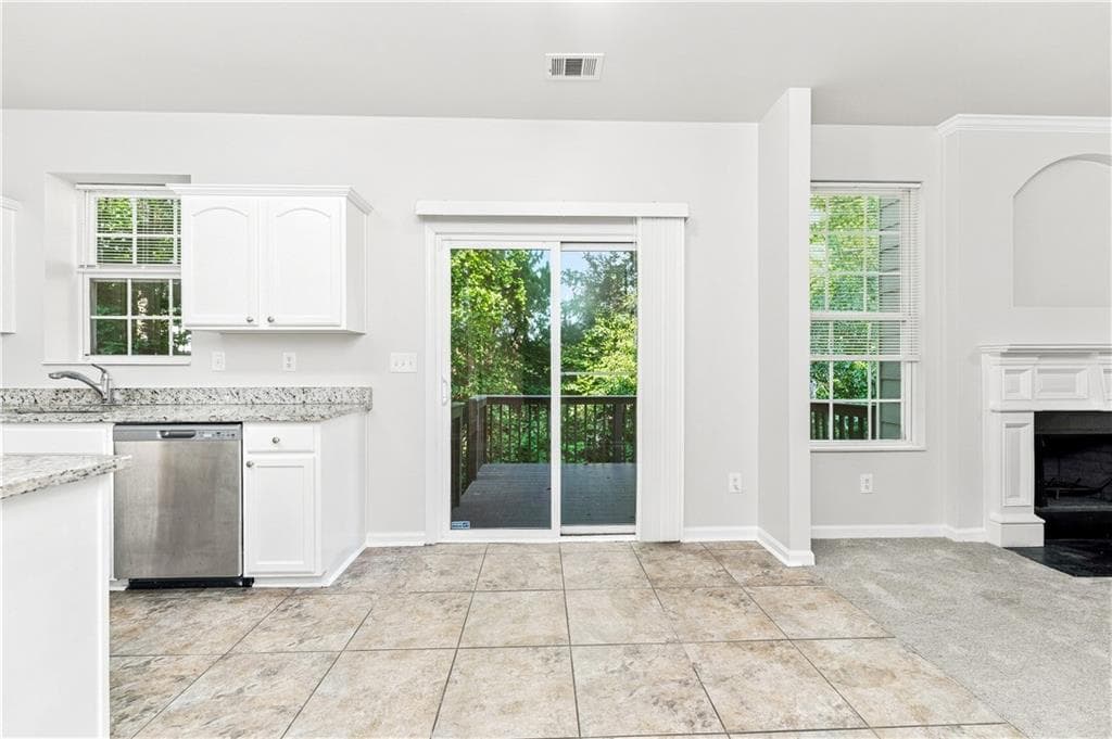 4 bedroom, 3 bathroom, 2,387 sq ft single family residence for sale at 4514 Sequoia Park Trail, Snellville, GA 30039 — photo 6