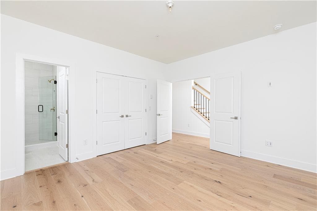 3 bedroom, 4 bathroom, 2,700 sq ft townhouse for sale at 5000 Hartwell Place, Alpharetta, GA 30009 — photo 4