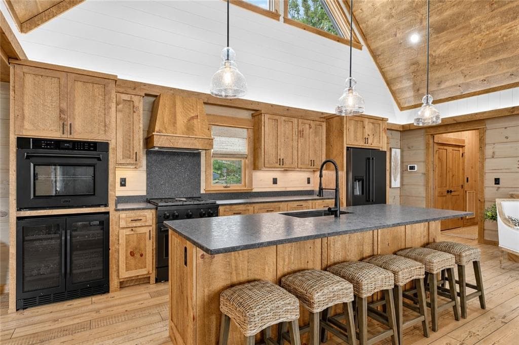 3 bedroom, 5 bathroom, 3,540 sq ft single family residence for sale at 401 Kittatinny Drive, Mineral Bluff, GA 30559 — photo 10