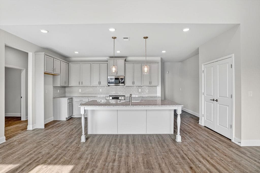 4 bedroom, 3 bathroom, 2,443 sq ft single family residence for sale at 161 Applewood Way, Homer, GA 30547 — photo 7