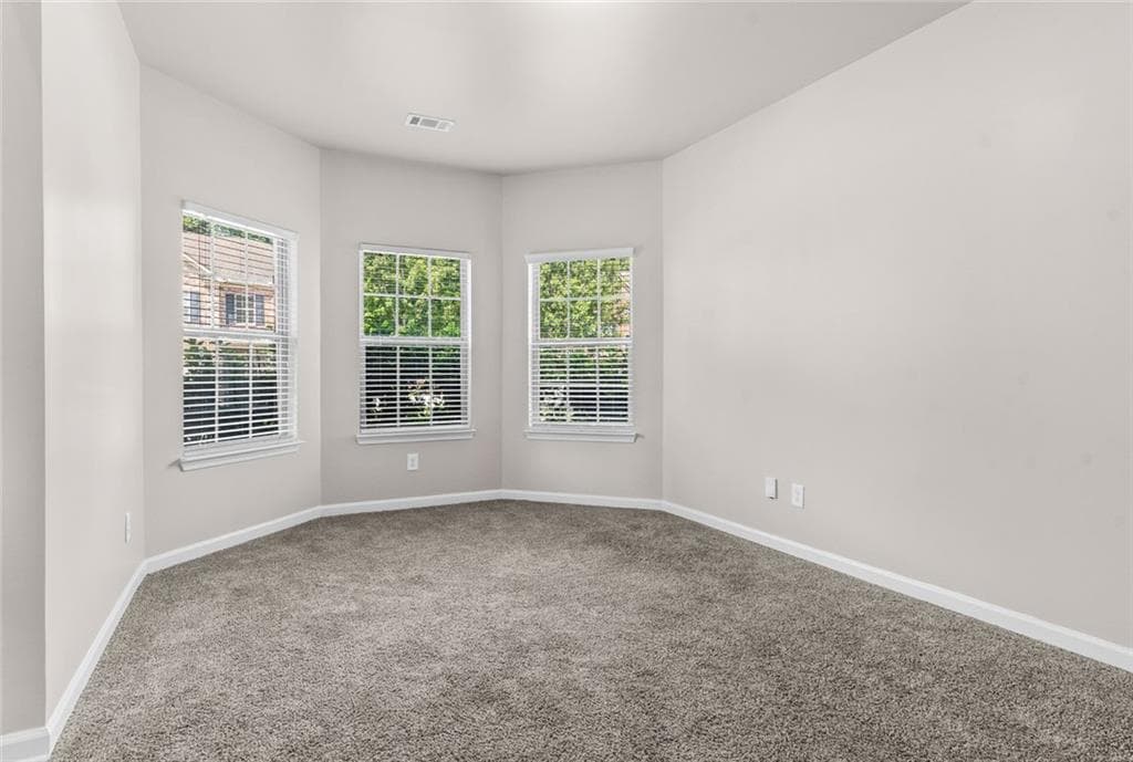 5 bedroom, 3 bathroom, 3,289 sq ft single family residence for rent at 419 Live Oak Pass, Loganville, GA 30052 for $2,495 a month — photo 6