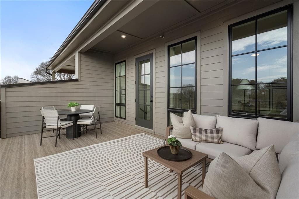 2 bedroom, 2 bathroom, 1,371 sq ft condominium for sale at 919 Hughley Circle SE 72, Atlanta, GA 30316 — photo 3