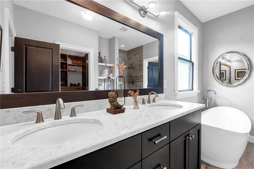 4 bedroom, 4 bathroom, 2,650 sq ft single family residence under contract at 388 Bill Kennedy Way, Atlanta, GA 30316 — photo 3