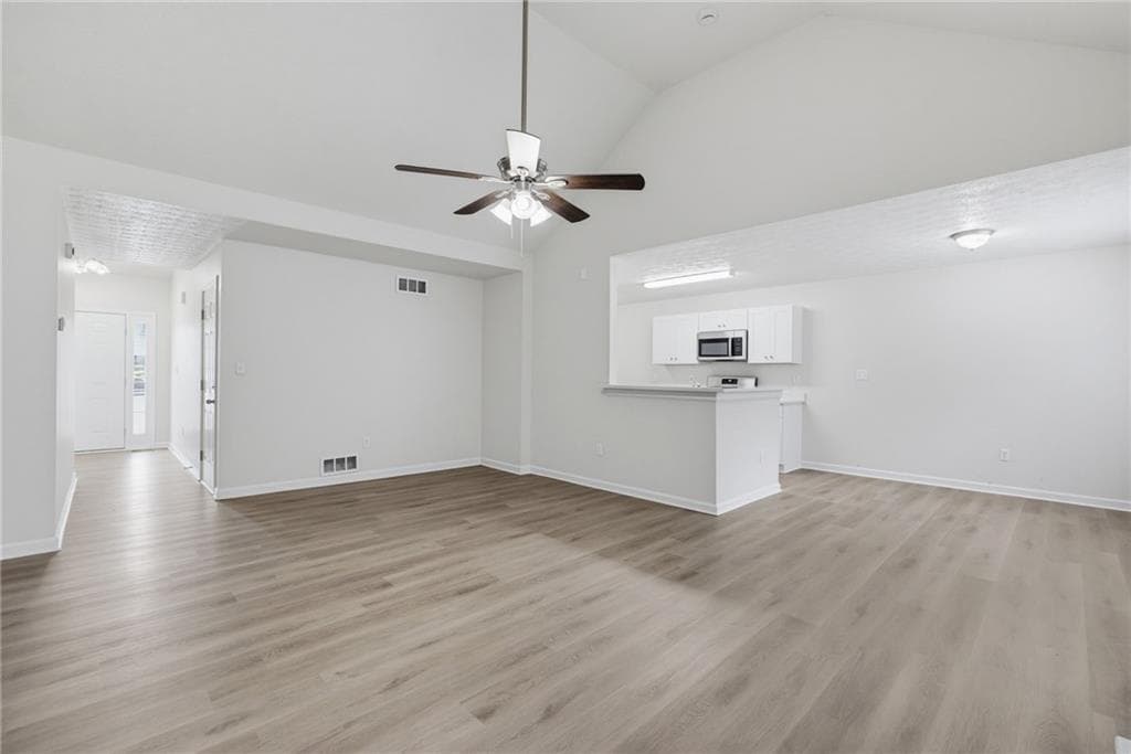 3 bedroom, 2 bathroom, 1,374 sq ft single family residence under contract at 317 St Charles Avenue, Dallas, GA 30157 — photo 4