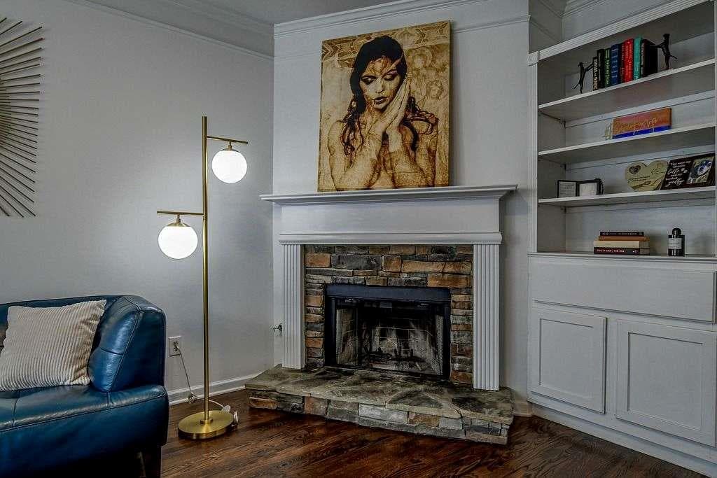 4 bedroom, 3 bathroom, 2,894 sq ft townhouse for sale at 2436 Leaf Hollow Court, Atlanta, GA 30339 — photo 5