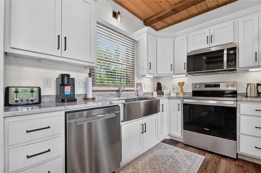4 bedroom, 4 bathroom, 3,471 sq ft single family residence for sale at 279 Shallow Water Trail, Talking Rock, GA 30175 — photo 10