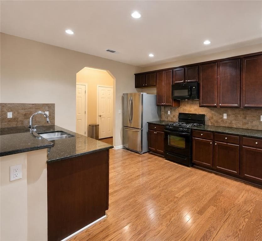 5 bedroom, 6 bathroom, 3,799 sq ft single family residence for rent at 3860 Kittery Point, Snellville, GA 30039 for $2,895 a month — photo 2