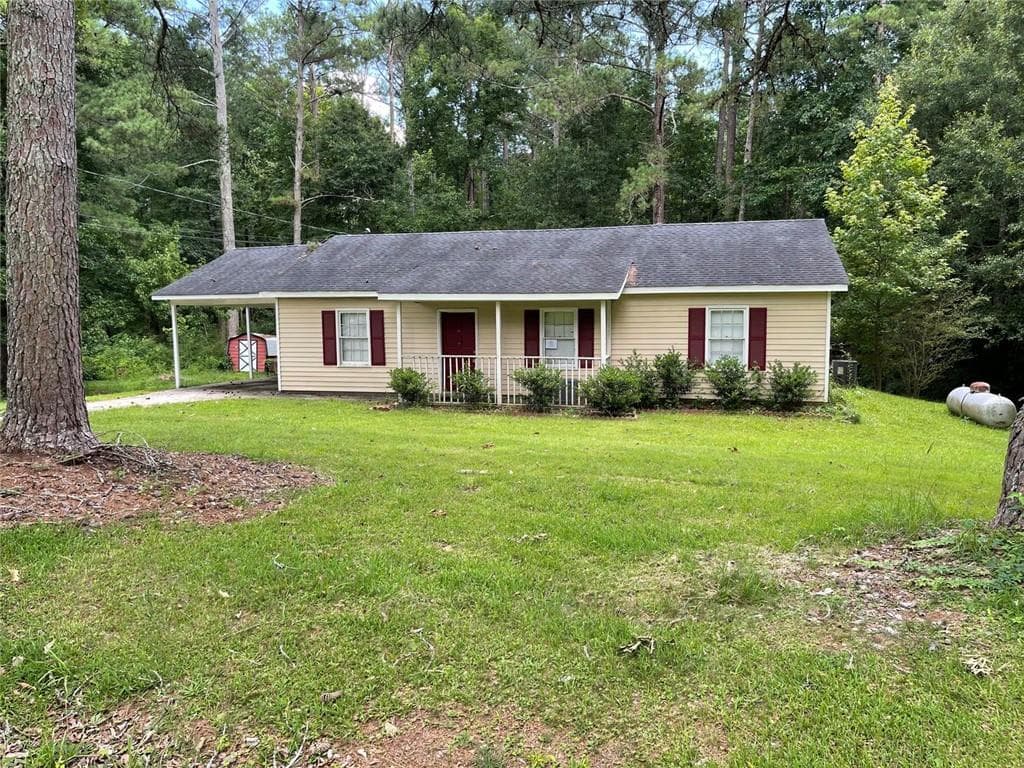 3 bedroom, 2 bathroom, 1,164 sq ft single family residence under contract at 200 Glover Circle, Newnan, GA 30263