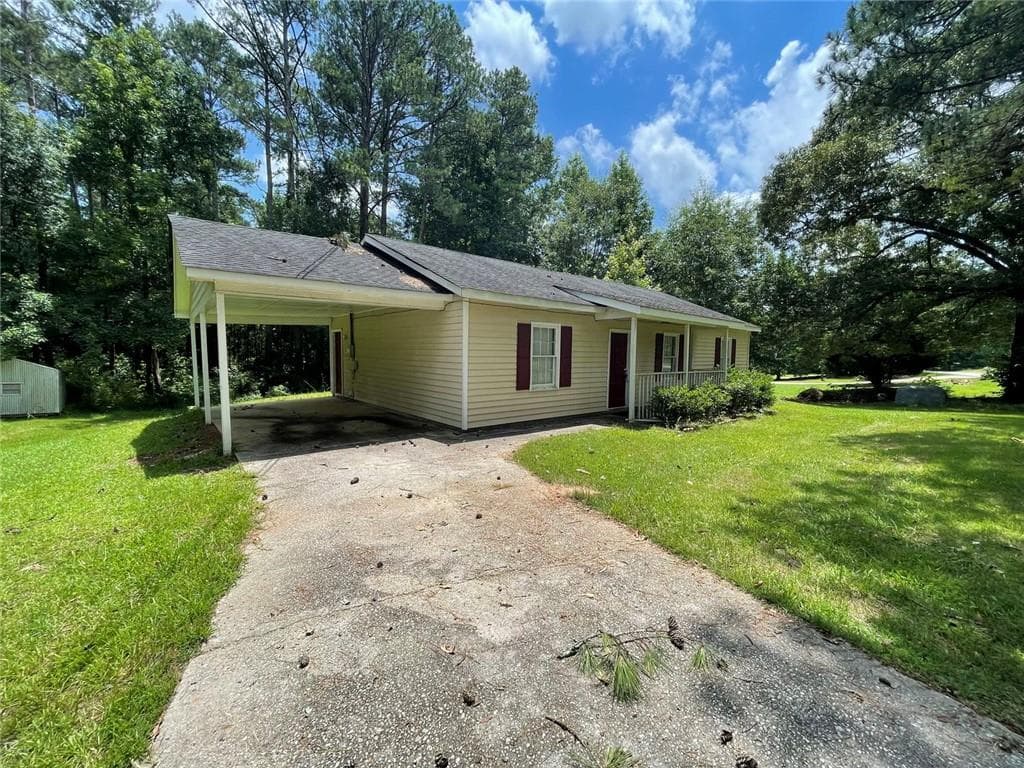 3 bedroom, 2 bathroom, 1,164 sq ft single family residence under contract at 200 Glover Circle, Newnan, GA 30263 — photo 2
