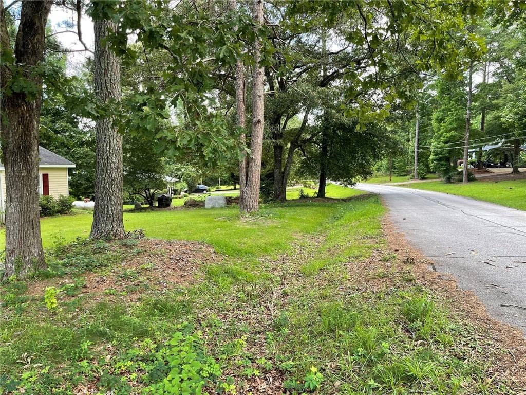 3 bedroom, 2 bathroom, 1,164 sq ft single family residence under contract at 200 Glover Circle, Newnan, GA 30263 — photo 6