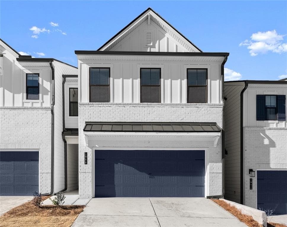 3 bedroom, 3 bathroom, 1,936 sq ft townhouse for rent at 1922 Westwind, Lawrenceville, GA 30043 for $2,300 a month — photo 1 of 40