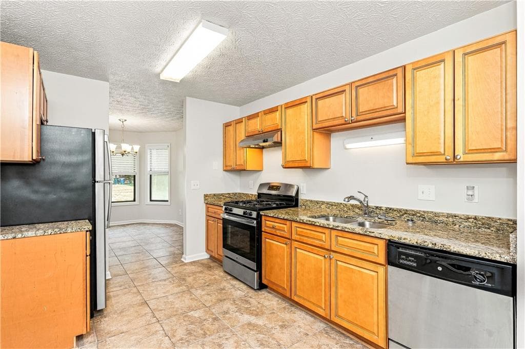 3 bedroom, 2 bathroom, 1,934 sq ft single family residence for sale at 5561 Deerfield Place, Kennesaw, GA 30144 — photo 6