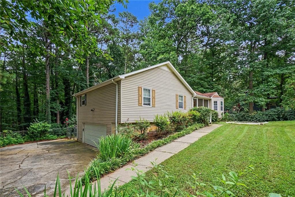 4 bedroom, 3 bathroom, 3,349 sq ft single family residence for sale at 6160 Picketts Ridge, Acworth, GA 30101 — photo 3
