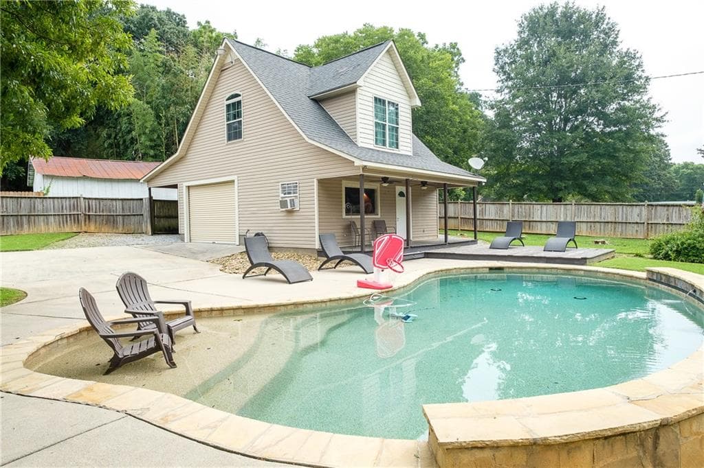 3 bedroom, 2 bathroom, 1,400 sq ft single family residence under contract at 105 Morgan Street, Rockmart, GA 30153 — photo 7