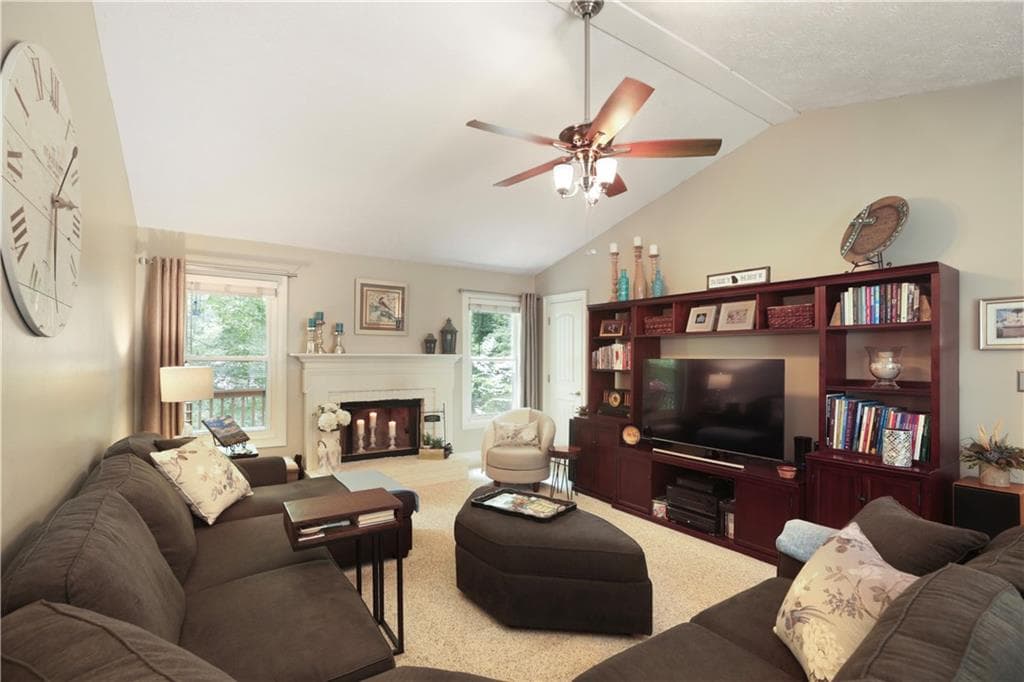 3 bedroom, 2 bathroom, 1,808 sq ft single family residence under contract at 435 Tyson Circle, Roswell, GA 30076 — photo 6