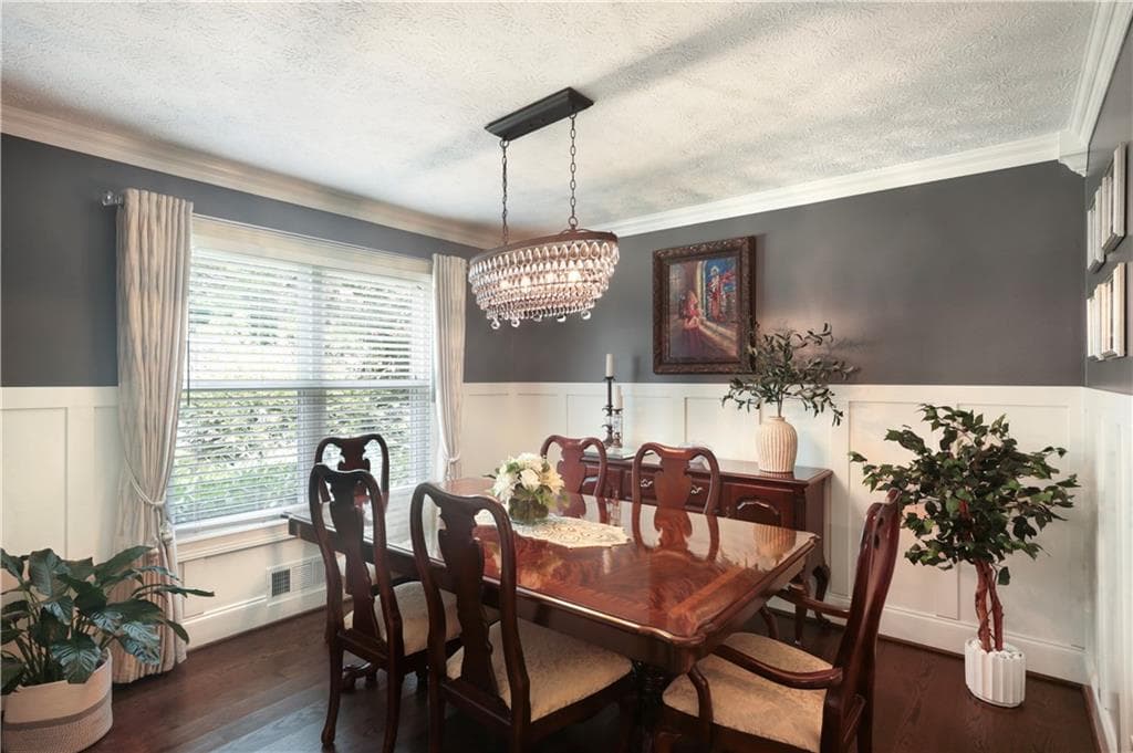 3 bedroom, 2 bathroom, 1,808 sq ft single family residence under contract at 435 Tyson Circle, Roswell, GA 30076 — photo 7