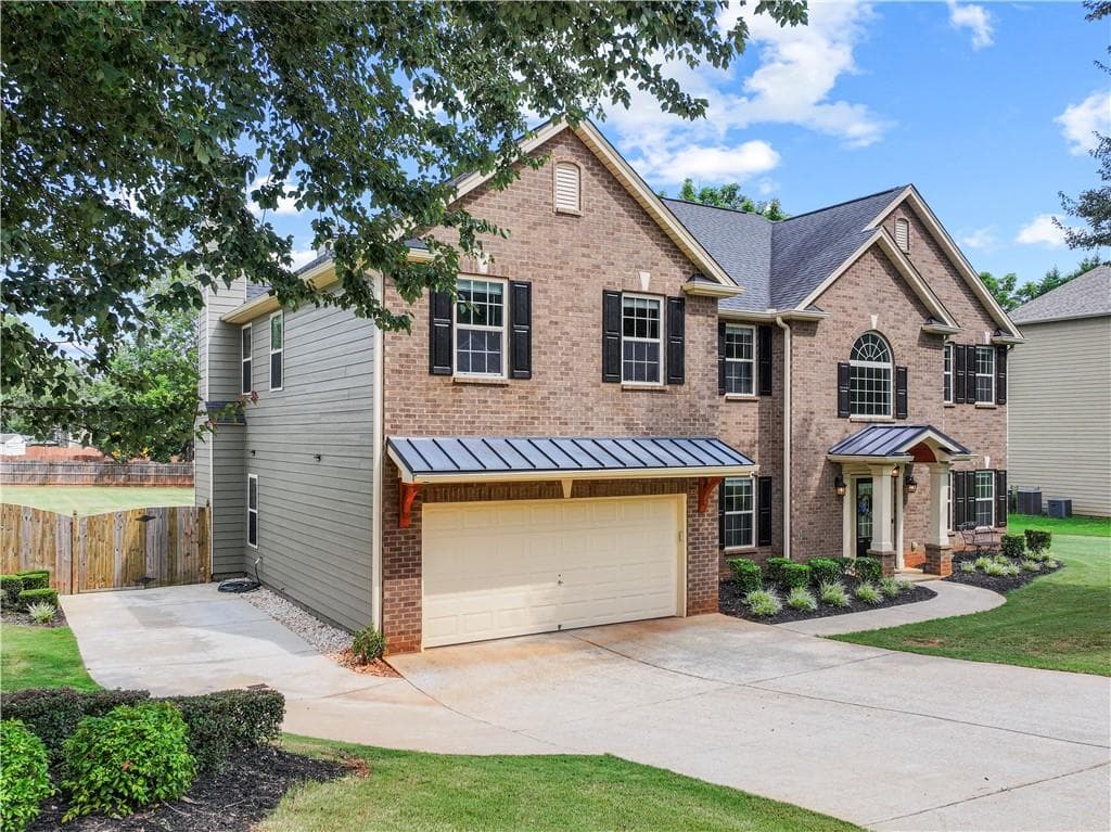 4 bedroom, 3 bathroom, 3,550 sq ft single family residence for sale at 5727 Pleasant Woods Drive, Flowery Branch, GA 30542 — photo 6