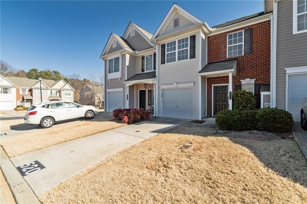 3 bedroom, 3 bathroom townhouse for rent at 520 Dragonfly Court, Cumming, GA 30040 for $2,100 a month — photo 2