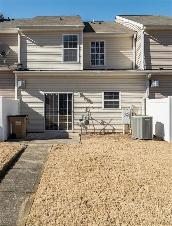 3 bedroom, 3 bathroom townhouse for rent at 520 Dragonfly Court, Cumming, GA 30040 for $2,100 a month — photo 4