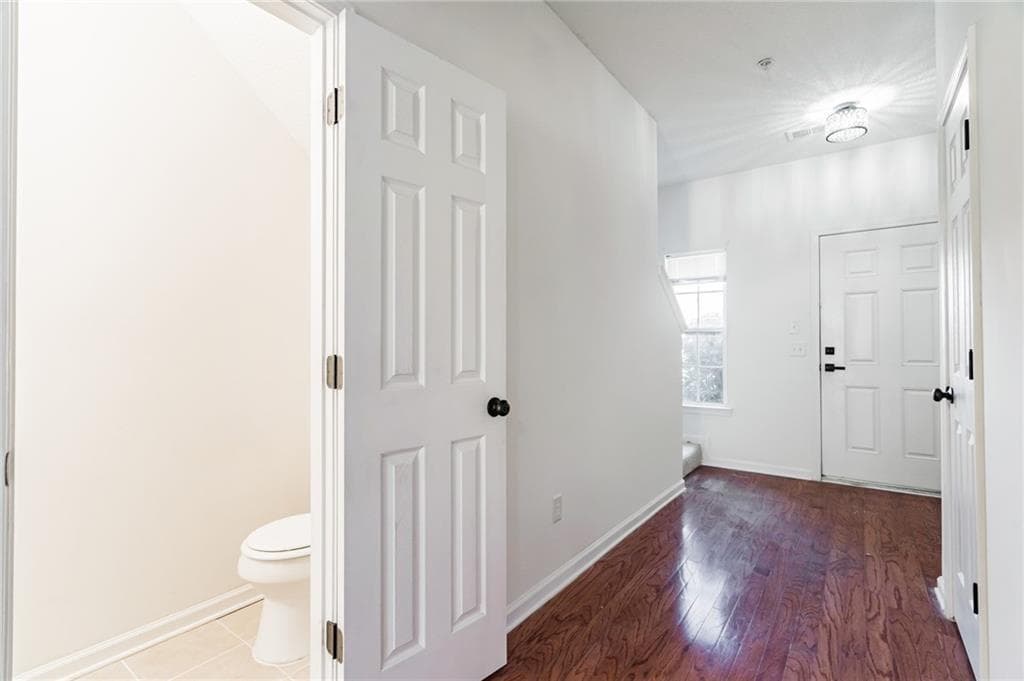 3 bedroom, 3 bathroom townhouse for rent at 520 Dragonfly Court, Cumming, GA 30040 for $2,100 a month — photo 10