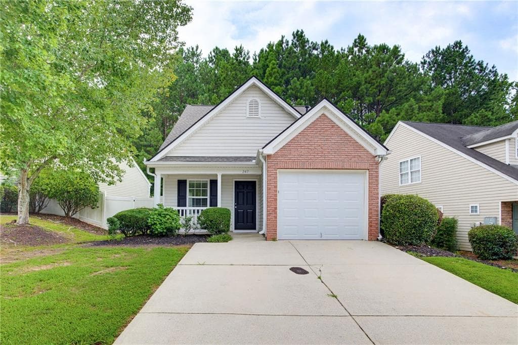3 bedroom, 2 bathroom, 1,399 sq ft single family residence under contract at 247 Silver Ridge Drive, Dallas, GA 30157