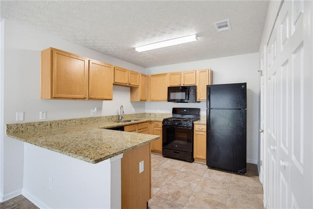 3 bedroom, 2 bathroom, 1,399 sq ft single family residence under contract at 247 Silver Ridge Drive, Dallas, GA 30157 — photo 6