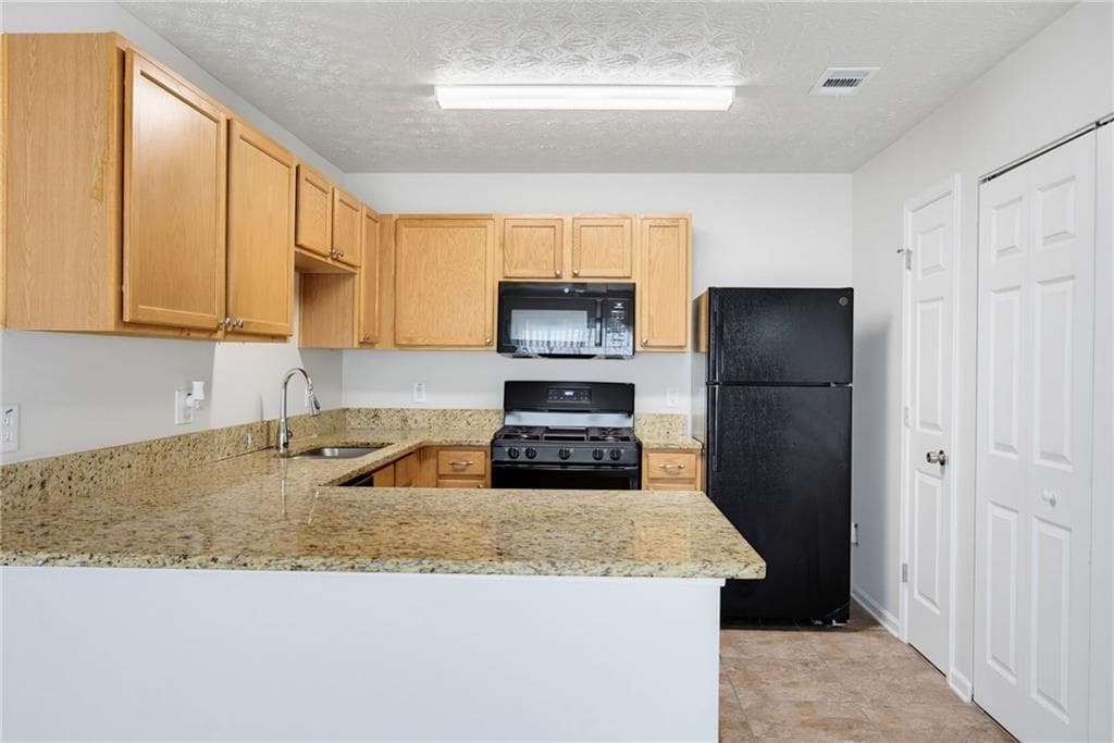 3 bedroom, 2 bathroom, 1,399 sq ft single family residence under contract at 247 Silver Ridge Drive, Dallas, GA 30157 — photo 7