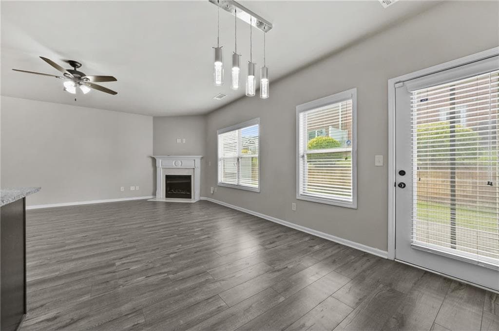 3 bedroom, 3 bathroom, 1,988 sq ft townhouse for sale at 244 Cross Street, Lawrenceville, GA 30046 — photo 4