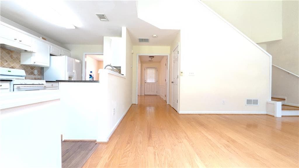 3 bedroom, 3 bathroom, 1,952 sq ft single family residence for rent at 135 Friars Head Drive, Suwanee, GA 30024 for $2,600 a month — photo 7