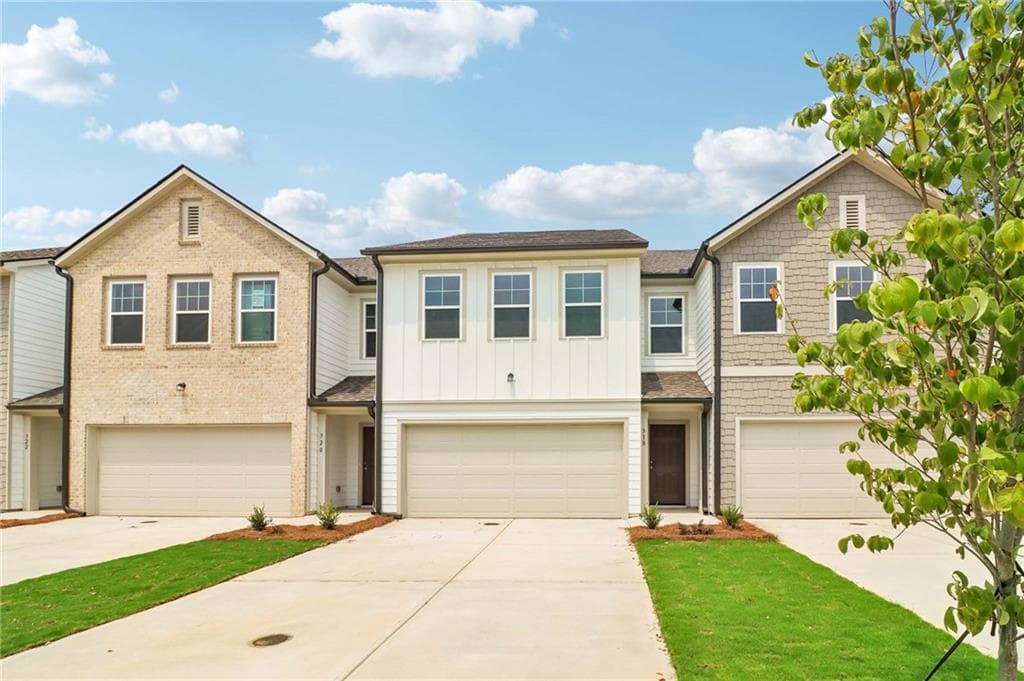 3 bedroom, 3 bathroom, 1,800 sq ft townhouse for sale at 318 Dearborn Drive, Cartersville, GA 30120 — photo 2