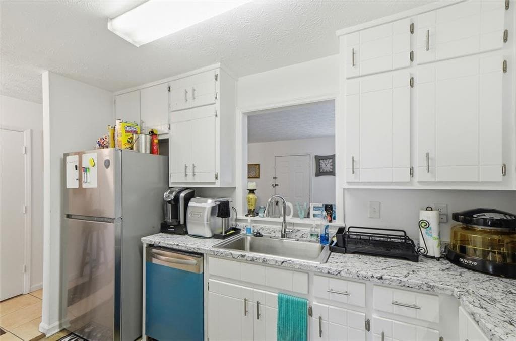 duplex under contract at 5842 N Castlegate Drive, Atlanta, GA 30349 — photo 5