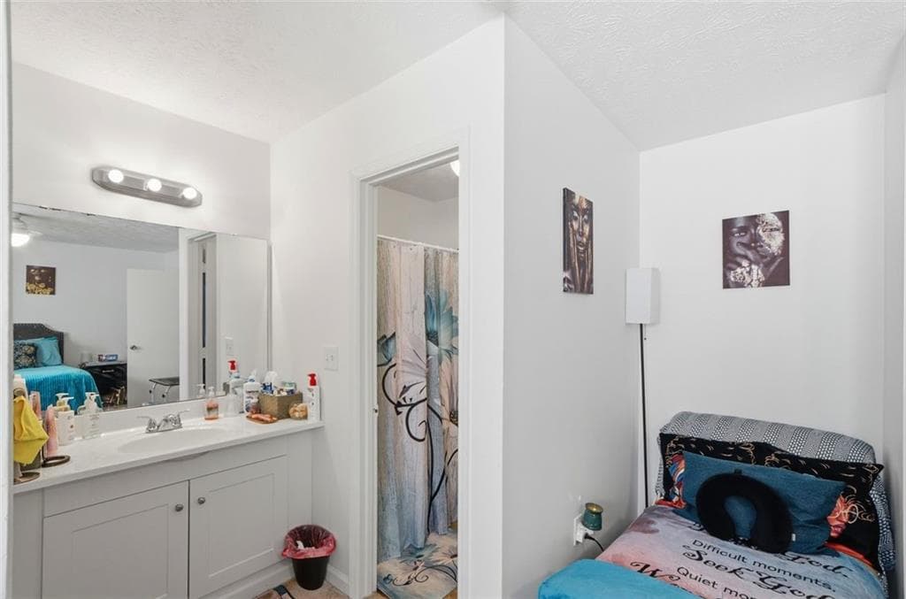 duplex under contract at 5842 N Castlegate Drive, Atlanta, GA 30349 — photo 9