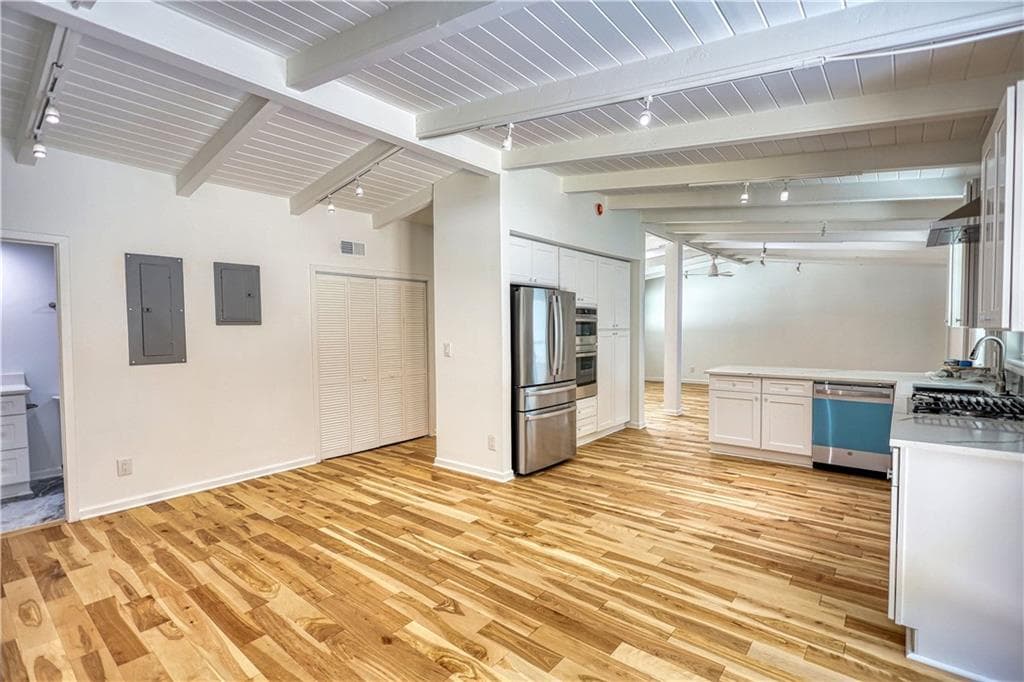 4 bedroom, 3 bathroom, 2,611 sq ft single family residence for sale at 2143 Melante Drive, Atlanta, GA 30324 — photo 8