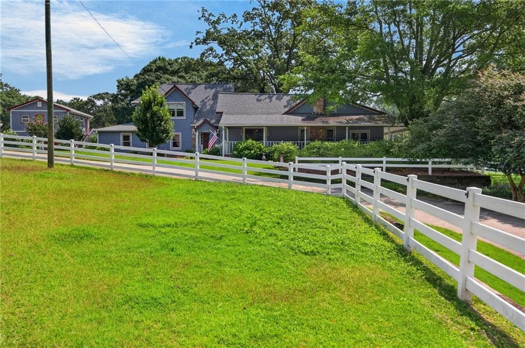6 bedroom, 4 bathroom, 4,383 sq ft single family residence for sale at 1111 Bakers Bridge Road, Douglasville, GA 30134 — photo 7
