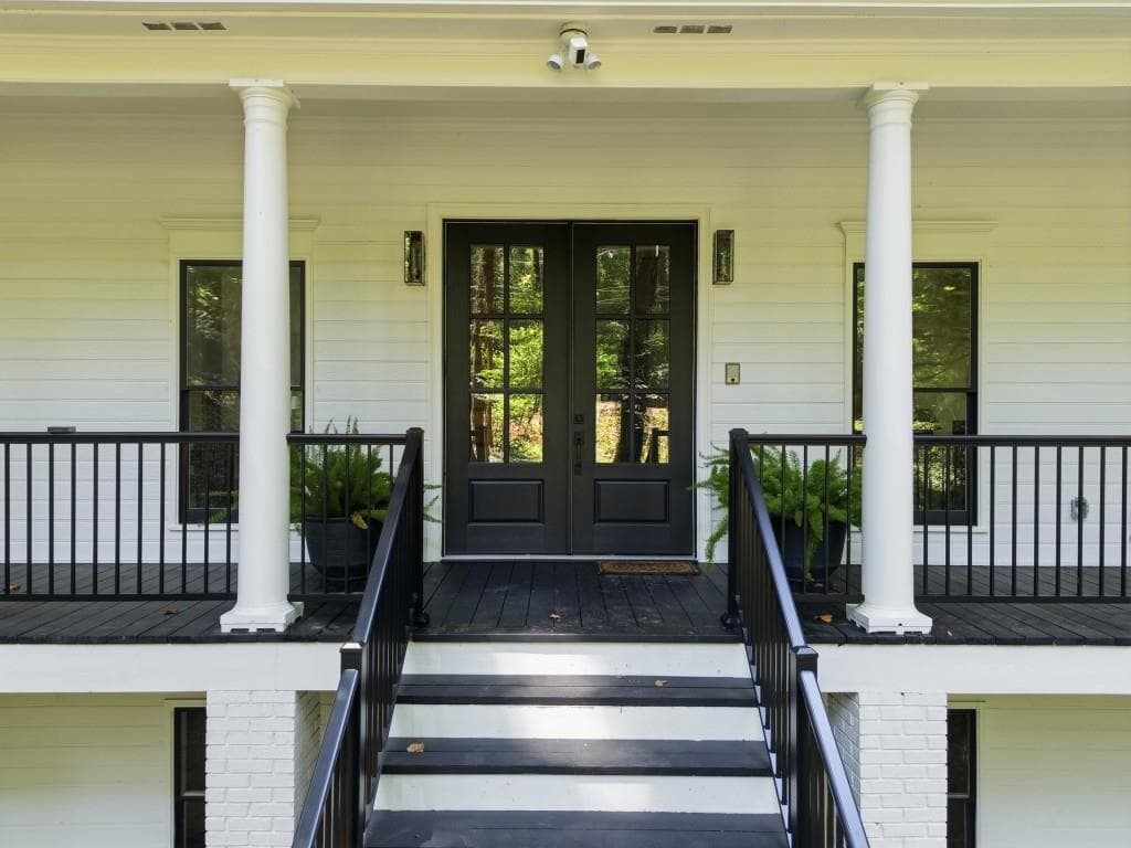 6 bedroom, 6 bathroom, 6,703 sq ft single family residence for sale at 400 Old Ivy Road, Atlanta, GA 30342 — photo 3