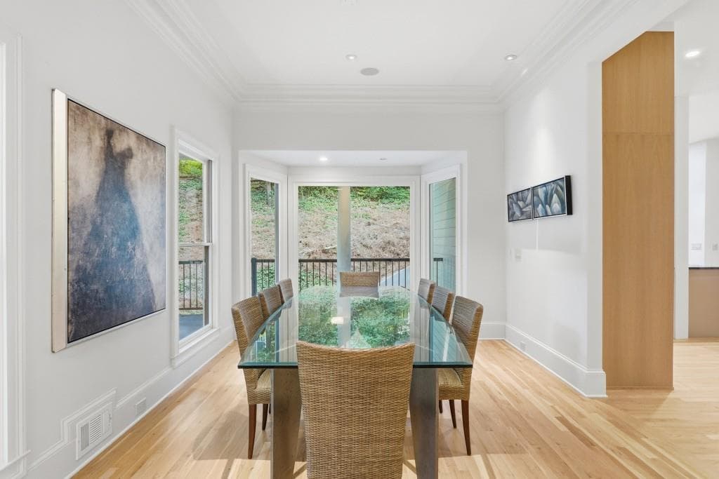 6 bedroom, 6 bathroom, 6,703 sq ft single family residence for sale at 400 Old Ivy Road, Atlanta, GA 30342 — photo 6