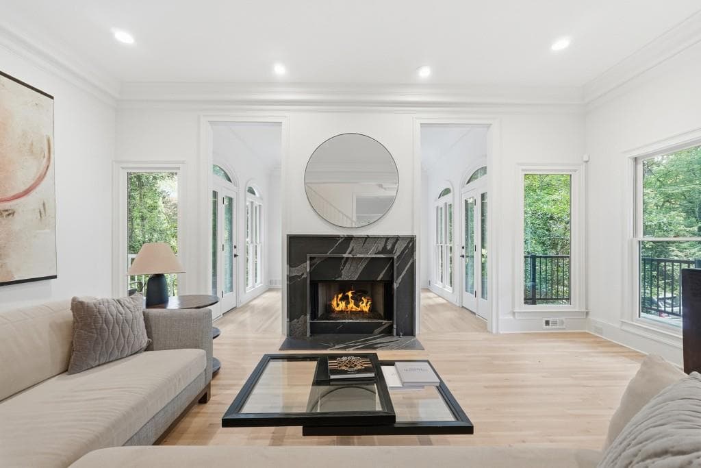 6 bedroom, 6 bathroom, 6,703 sq ft single family residence for sale at 400 Old Ivy Road, Atlanta, GA 30342 — photo 8