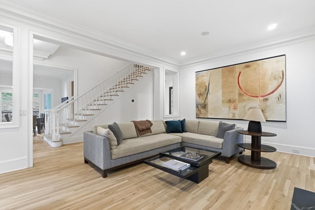 6 bedroom, 6 bathroom, 6,703 sq ft single family residence for sale at 400 Old Ivy Road, Atlanta, GA 30342 — photo 9