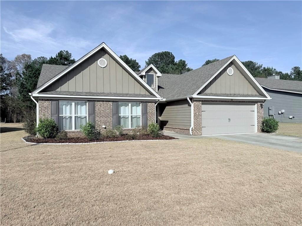 5 bedroom, 3 bathroom, 2,360 sq ft single family residence under contract at 138 Livingston Court, Winder, GA 30680 — photo 2