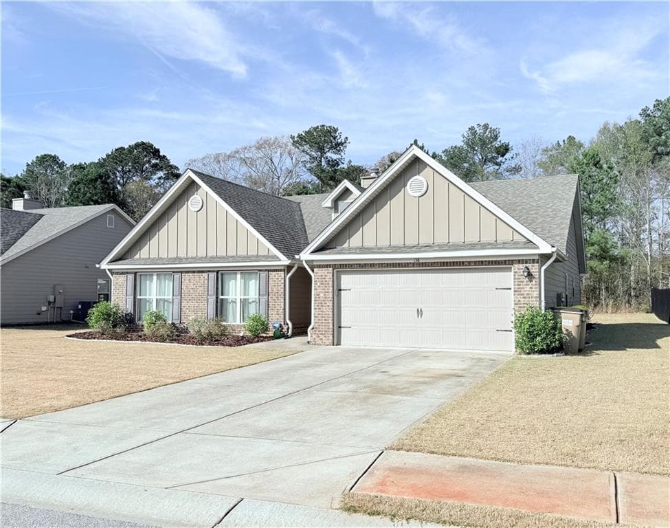 5 bedroom, 3 bathroom, 2,360 sq ft single family residence under contract at 138 Livingston Court, Winder, GA 30680 — photo 3