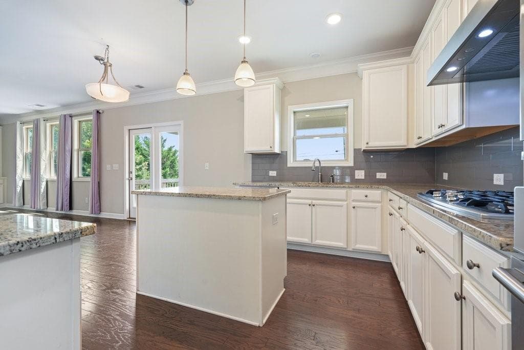 5 bedroom, 4 bathroom, 3,022 sq ft single family residence under contract at 522 Rosemont Avenue, Canton, GA 30115 — photo 9