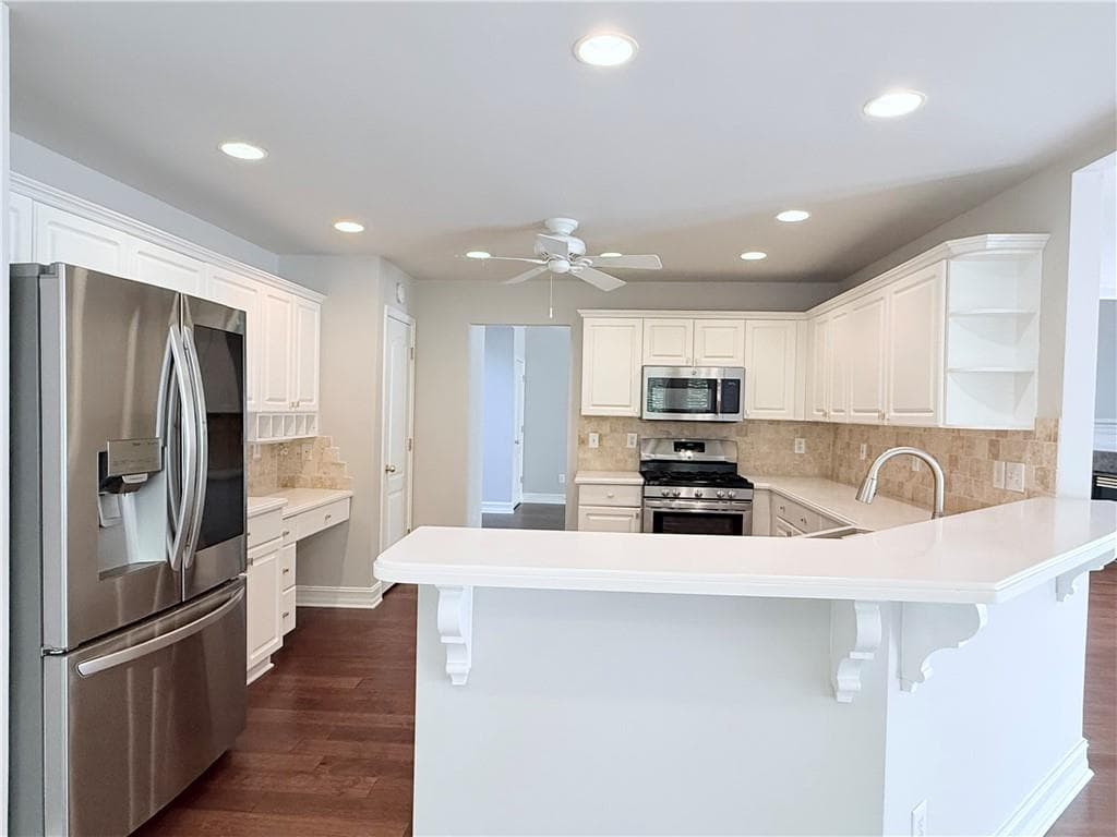 3 bedroom, 3 bathroom, 2,804 sq ft single family residence under contract at 561 Sweetfern Lane, Sugar Hill, GA 30518 — photo 6