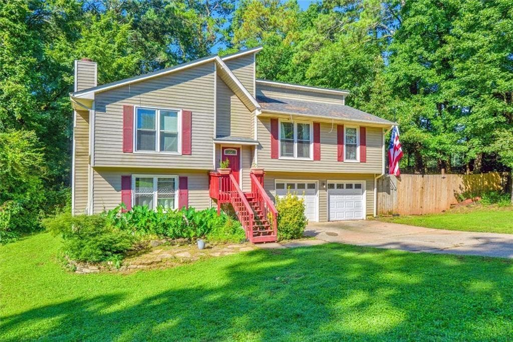 3 bedroom, 3 bathroom, 1,612 sq ft single family residence sold at 4933 Woodstream Lane, Acworth, GA 30102