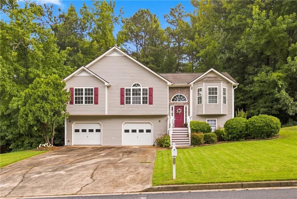 4 bedroom, 2 bathroom, 1,875 sq ft single family residence for sale at 1685 Cedar Hill, Douglasville, GA 30134