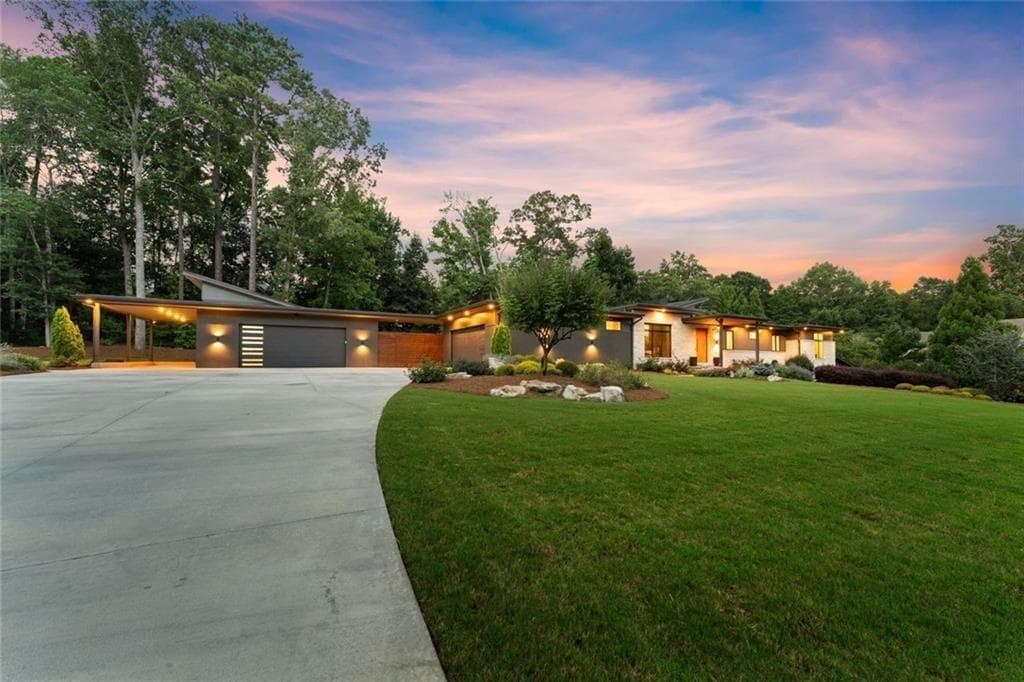 4 bedroom, 4 bathroom, 4,311 sq ft single family residence under contract at 574 Riverside Road, Sugar Hill, GA 30518 — photo 3